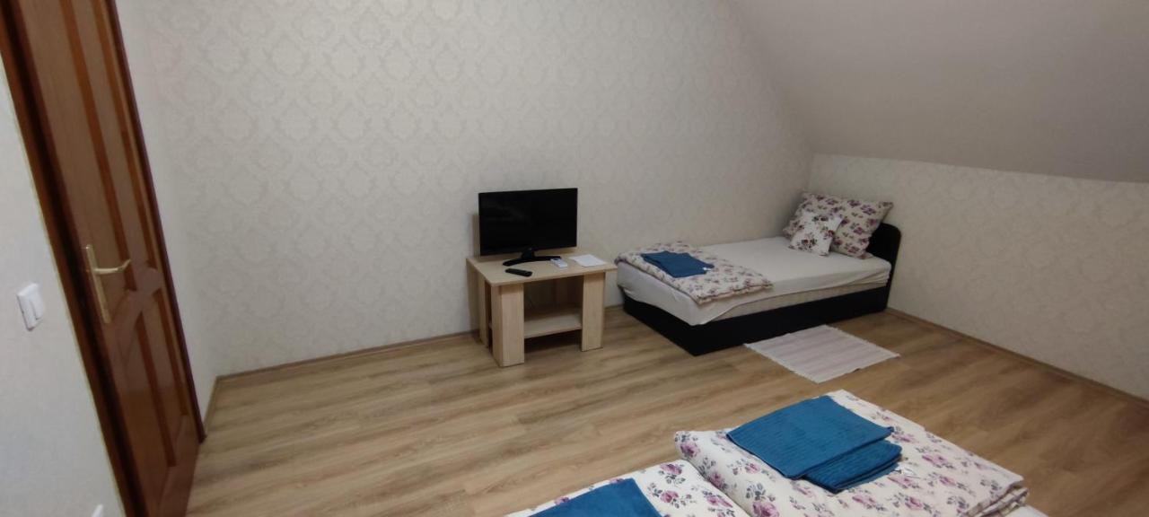 Village Garden Family Guest House Tiszakanyar Exterior photo