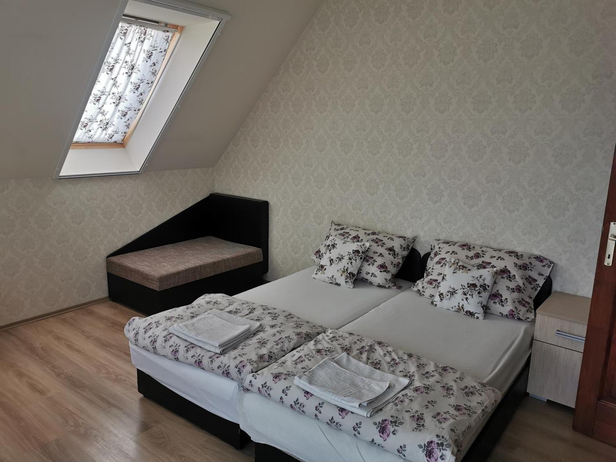 Village Garden Family Guest House Tiszakanyar Exterior photo
